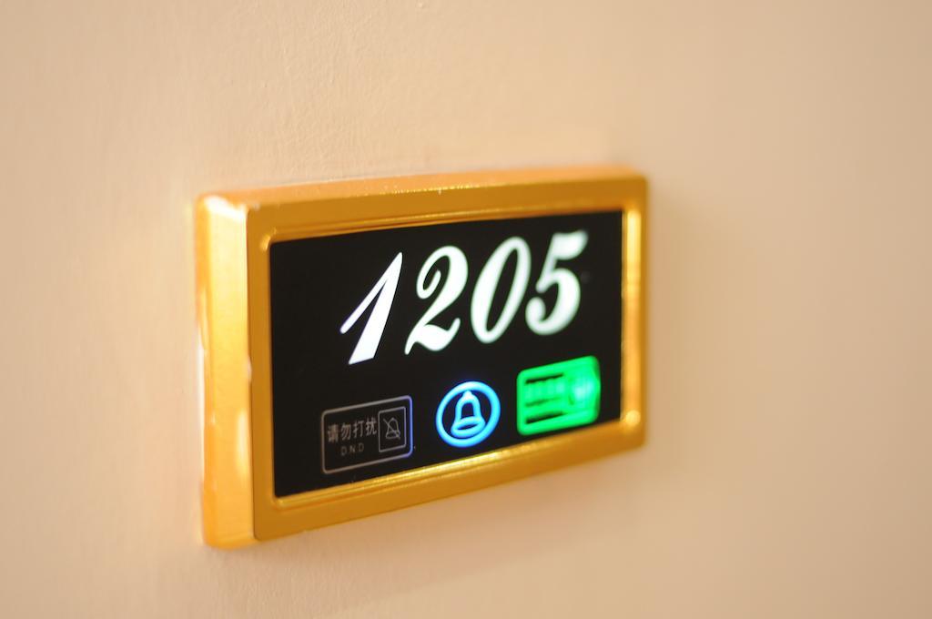 Grandbee Suites Ikeja Esterno foto