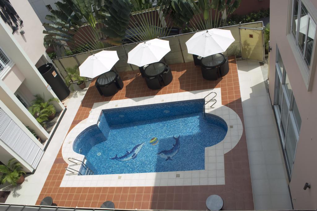 Grandbee Suites Ikeja Esterno foto
