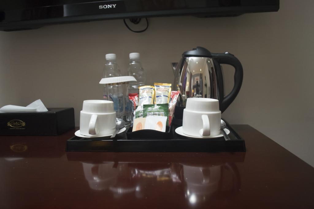 Grandbee Suites Ikeja Esterno foto